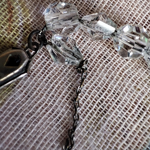Heavily Faceted Vintage Round Graduated Clear Crystal Necklace 1950's Sterling? - Picture 7 of 10